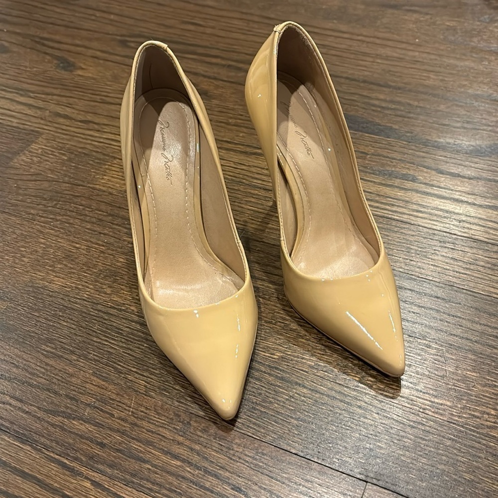 Massimo Matteo nude heels